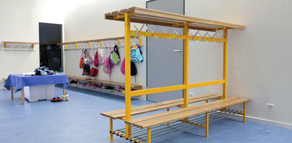 Bei uns findet jeder eine passende Sitzbank mit Wandgarderobe